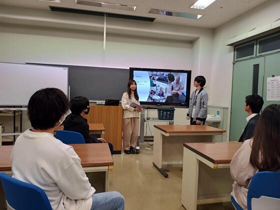 発表をしている様子