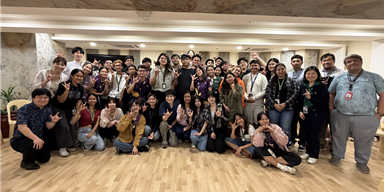 デ・ラ・サール・カレッジのろう難聴学生と本学関係者の集合写真