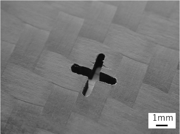 （c）十字形状の加工